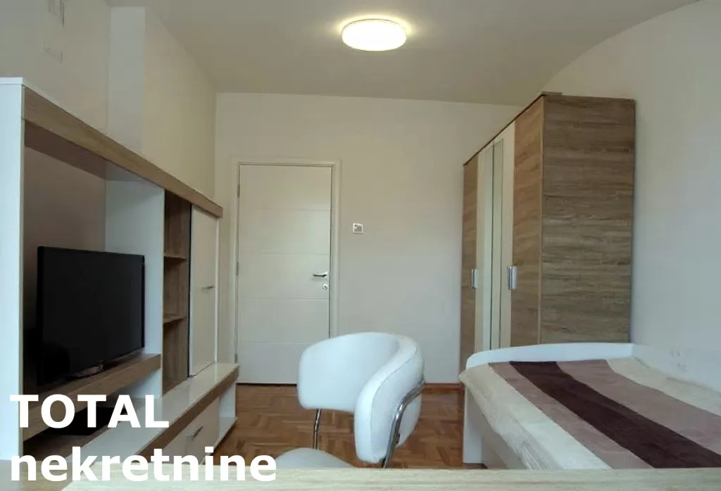 Stan,NOVI SAD,BULEVAR,kv: 89.00, € 205000, ID: 1101222 6