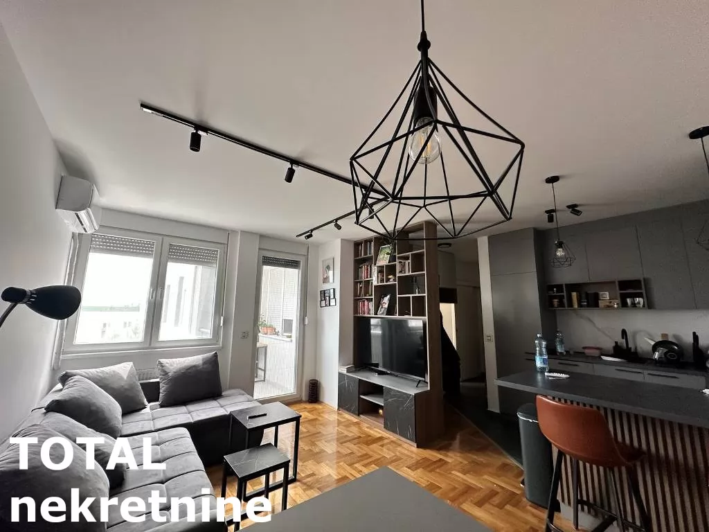 Stan,NOVI SAD,BULEVAR PATRIJARHA PAVLA,kv: 43.00, € 133900, ID: 1100623 1