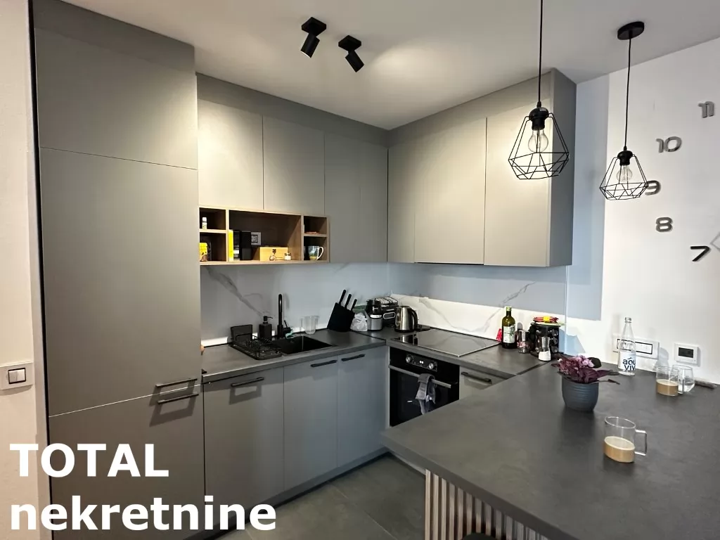 Stan,NOVI SAD,BULEVAR PATRIJARHA PAVLA,kv: 43.00, € 133900, ID: 1100623 5