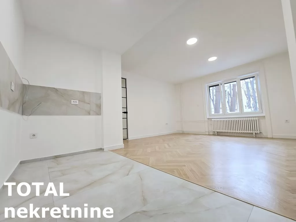 Stan,NOVI SAD,CENTAR,kv: 112.00, € 392000, ID: 1100351 1