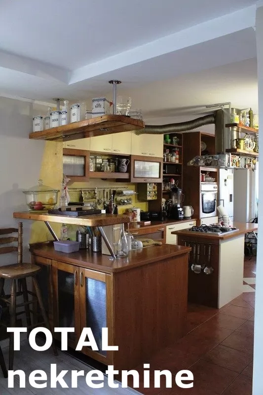 Stan,NOVI SAD,CENTAR,kv: 128.00, € 250000, ID: 1098208 8