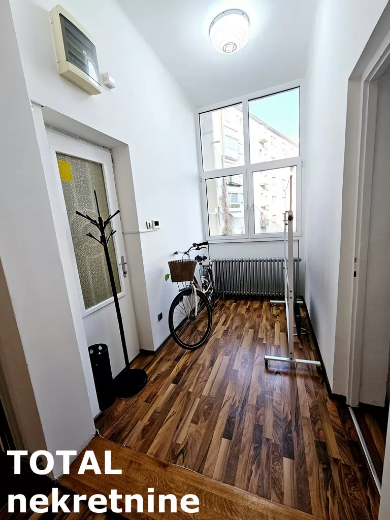 Stan,NOVI SAD,CENTAR,kv: 131.00, € 450000, ID: 1100976 11