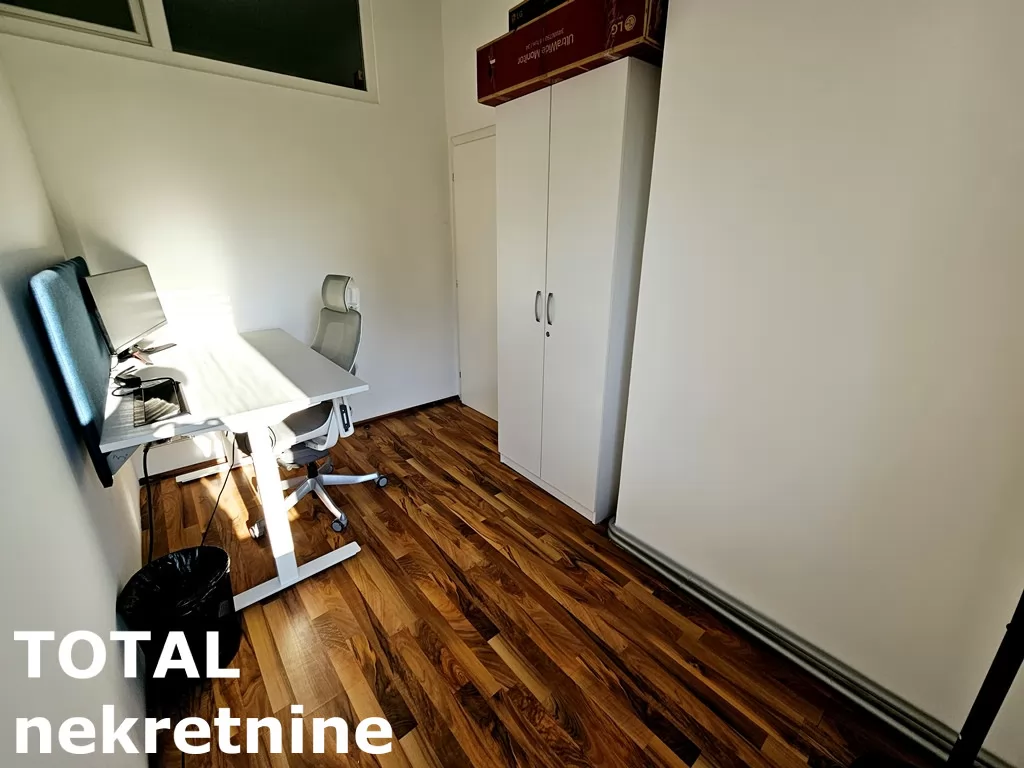 Stan,NOVI SAD,CENTAR,kv: 131.00, € 450000, ID: 1100976 17