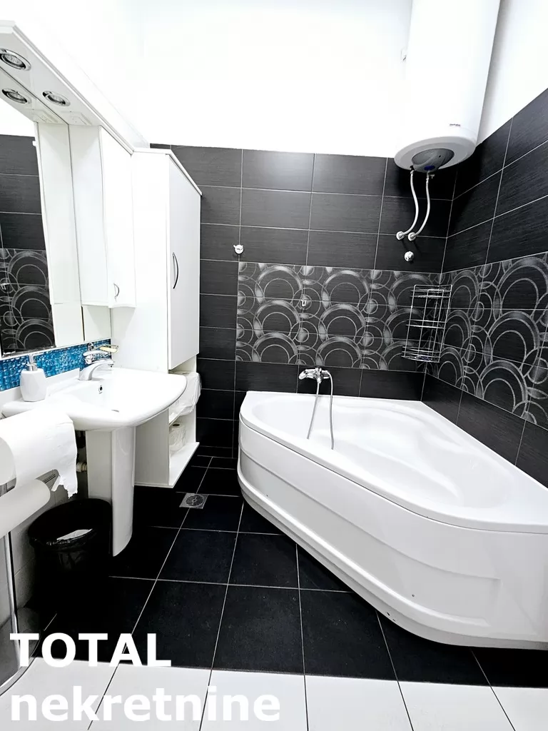 Stan,NOVI SAD,CENTAR,kv: 131.00, € 450000, ID: 1100976 25