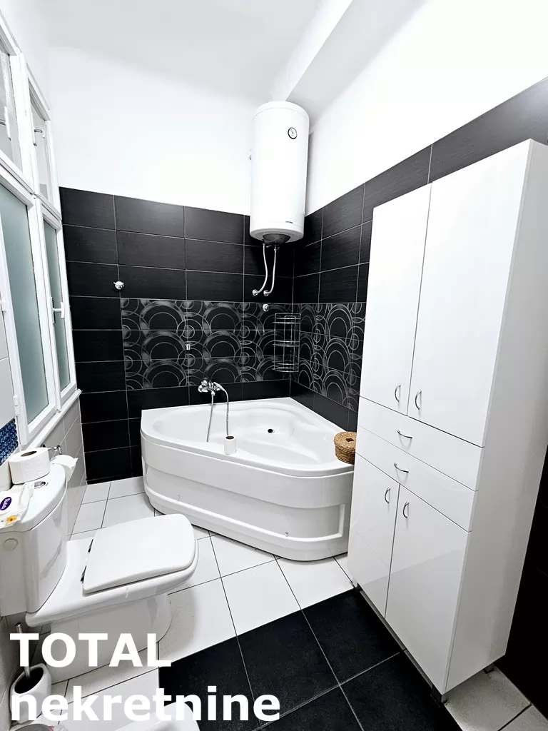 Stan,NOVI SAD,CENTAR,kv: 131.00, € 450000, ID: 1100976 26