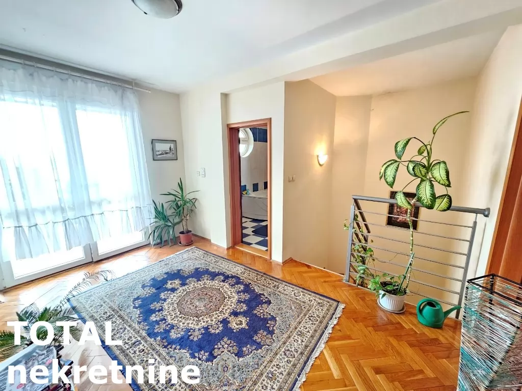 Stan,NOVI SAD,CENTAR,kv: 148.00, € 244200, ID: 1100090 10