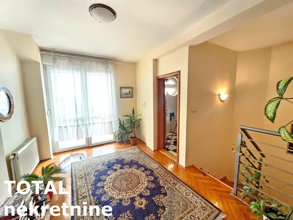 Stan,NOVI SAD,CENTAR,kv: 148.00, € 244200, ID: 1100090 11