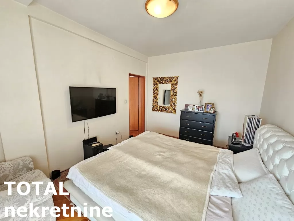 Stan,NOVI SAD,CENTAR,kv: 148.00, € 244200, ID: 1100090 13