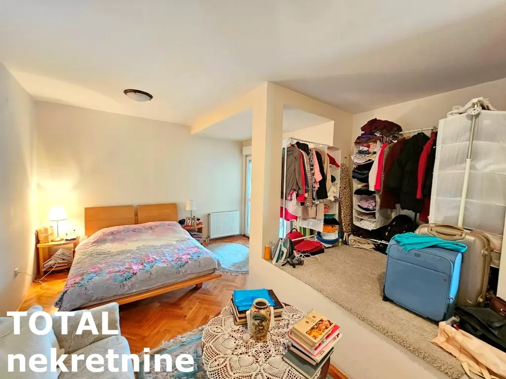 Stan,NOVI SAD,CENTAR,kv: 148.00, € 244200, ID: 1100090 16