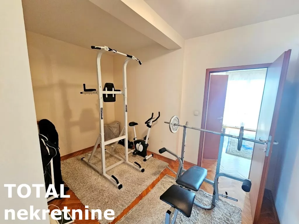 Stan,NOVI SAD,CENTAR,kv: 148.00, € 244200, ID: 1100090 18