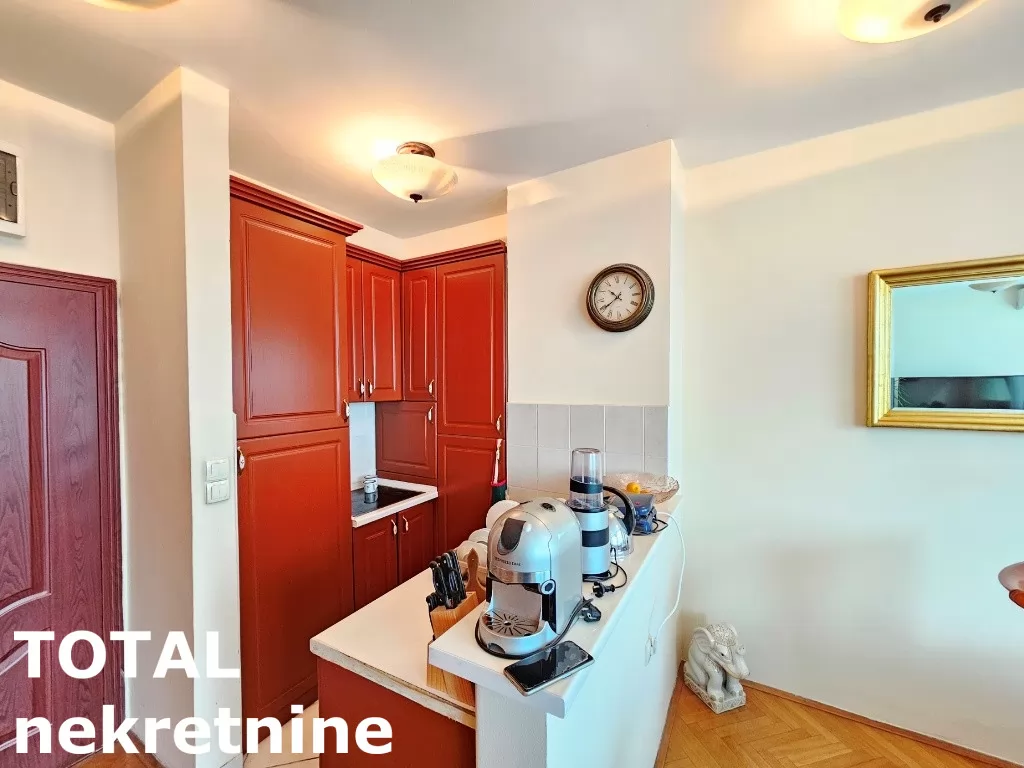 Stan,NOVI SAD,CENTAR,kv: 148.00, € 244200, ID: 1100090 6