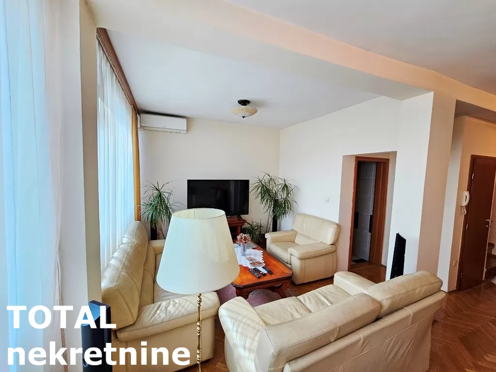 Stan,NOVI SAD,CENTAR,kv: 148.00, € 244200, ID: 1100090 7