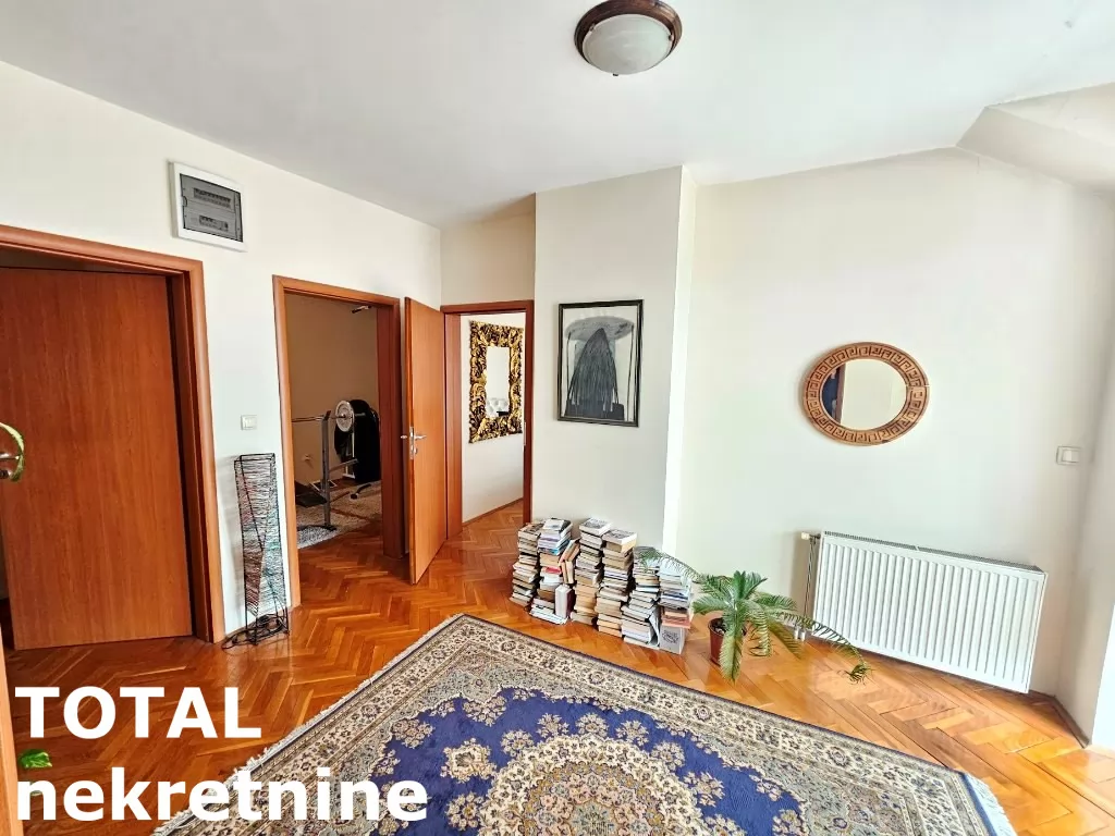 Stan,NOVI SAD,CENTAR,kv: 148.00, € 244200, ID: 1100090 9