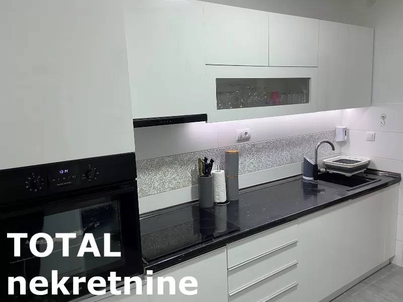 Stan,NOVI SAD,CENTAR,kv: 157.00, € 185400, ID: 1098325 9