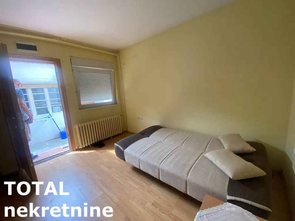 Stan,NOVI SAD,CENTAR,kv: 18.00, € 50000, ID: 1101282 8