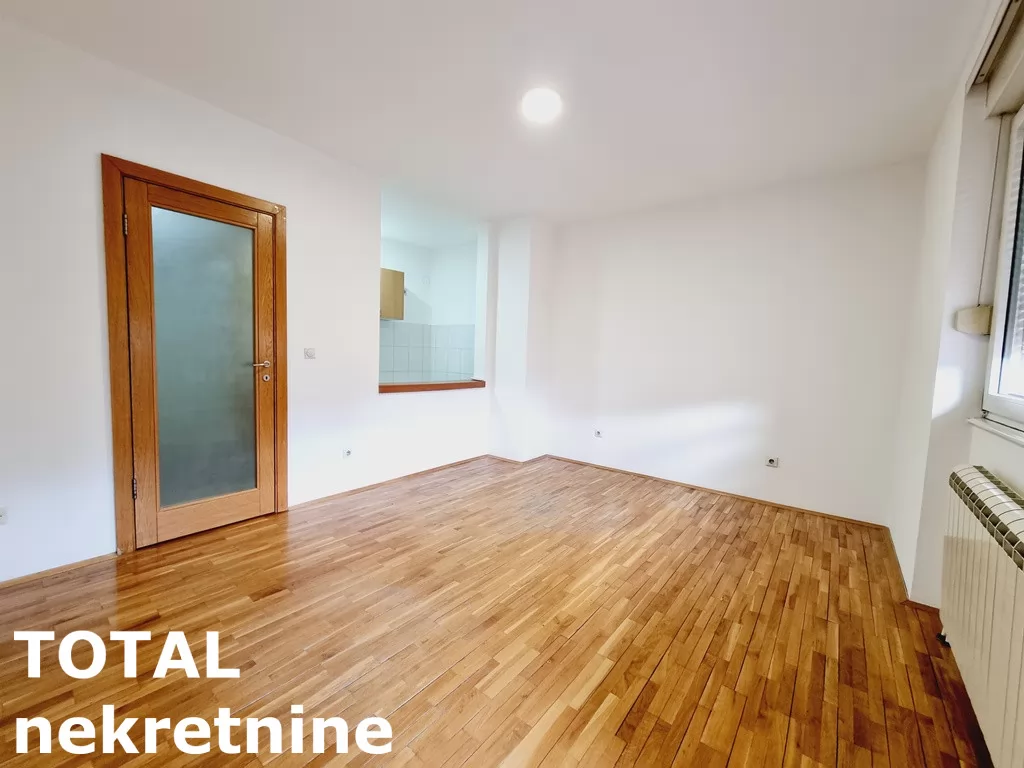 Stan,NOVI SAD,CENTAR,kv: 32.00, € 104000, ID: 1099814 1