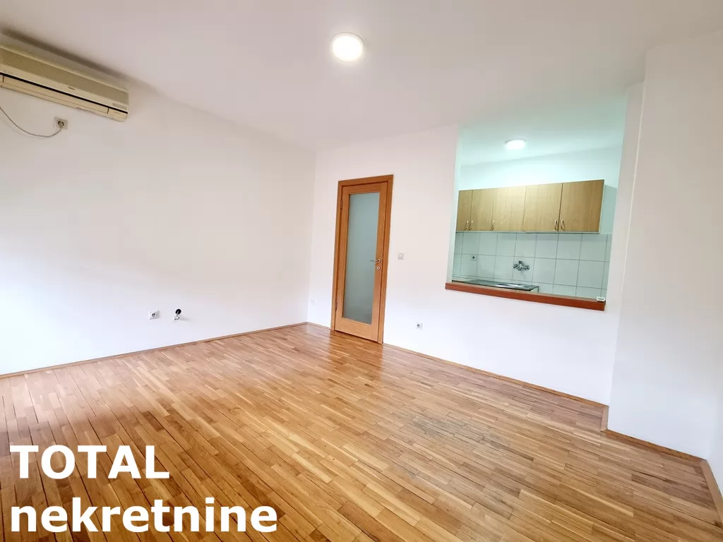 Stan,NOVI SAD,CENTAR,kv: 32.00, € 104000, ID: 1099814 2