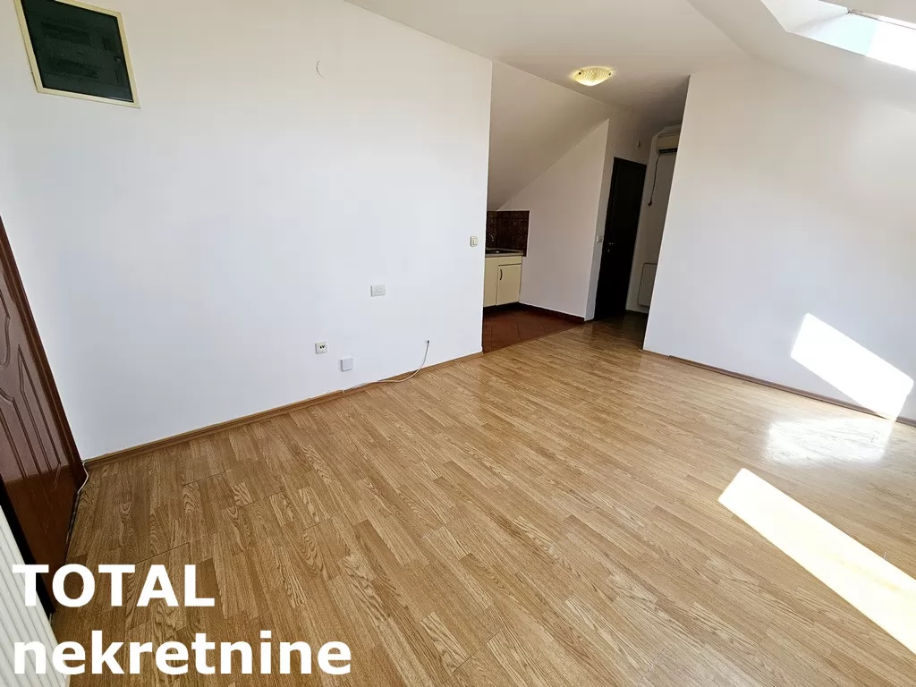 Stan,NOVI SAD,CENTAR,kv: 38.00, € 85000, ID: 1101208 5