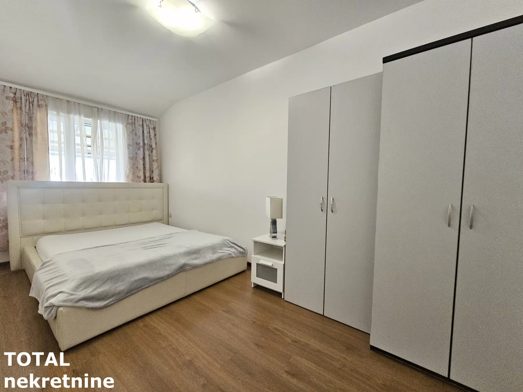 Stan,NOVI SAD,CENTAR,kv: 49.00, € 150000, ID: 1101092 7