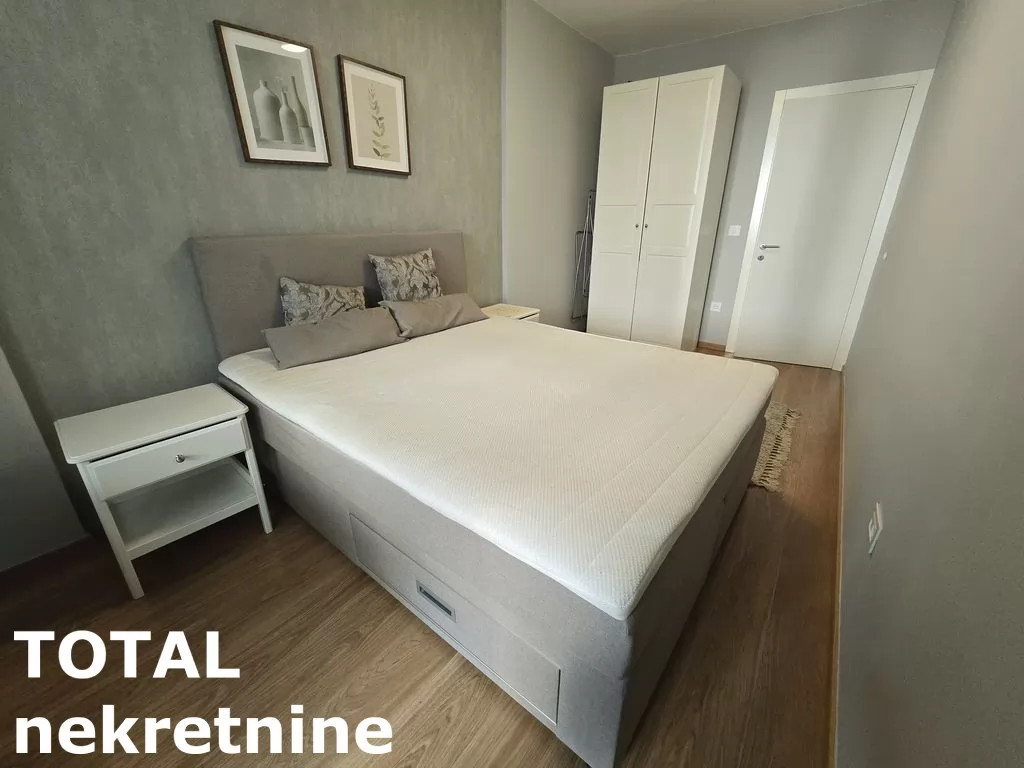 Stan,NOVI SAD,CENTAR,kv: 49.00, € 250000, ID: 1100585 8