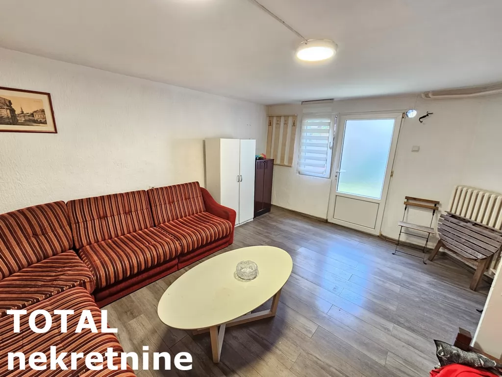 Stan,NOVI SAD,CENTAR,kv: 54.00, € 85000, ID: 1100661 2