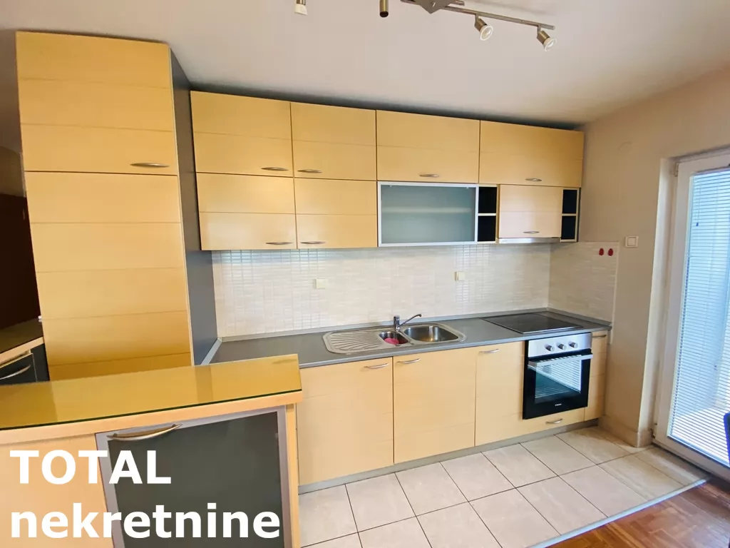 Stan,NOVI SAD,CENTAR,kv: 71.00, € 180250, ID: 1098622 13