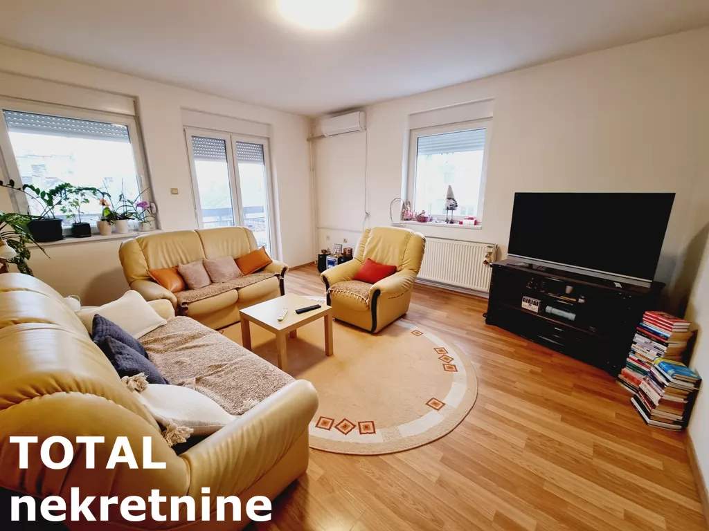 Stan,NOVI SAD,CENTAR,kv: 82.00, € 228050, ID: 1100201 1