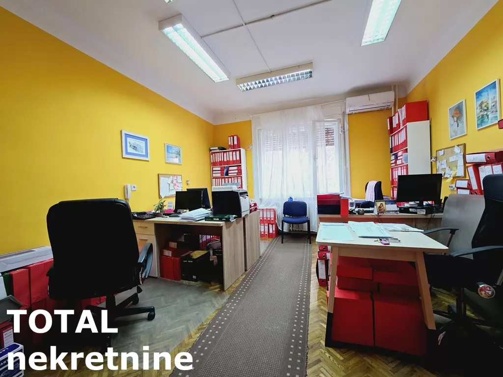 Stan,NOVI SAD,CENTAR,kv: 82.00, € 254000, ID: 1099087 2