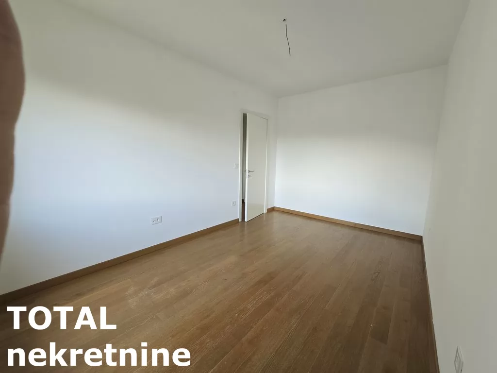 Stan,NOVI SAD,CENTAR,kv: 86.00, € 393880, ID: 1100586 6