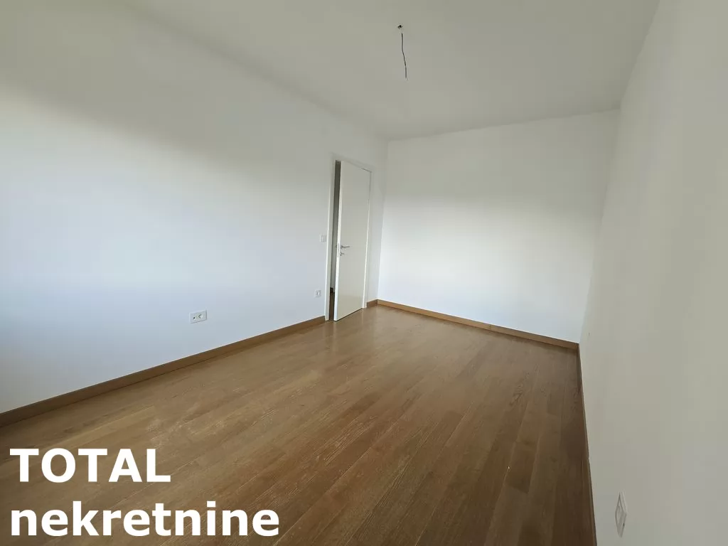 Stan,NOVI SAD,CENTAR,kv: 86.00, € 393880, ID: 1100586 8