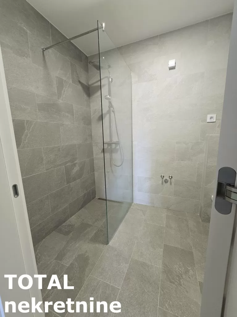 Stan,NOVI SAD,CENTAR,kv: 86.00, € 393880, ID: 1100586 9