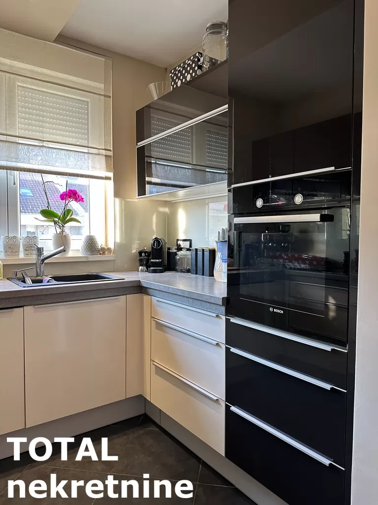 Stan,NOVI SAD,GRBAVICA,kv: 134.00, € 385000, ID: 1100031 28