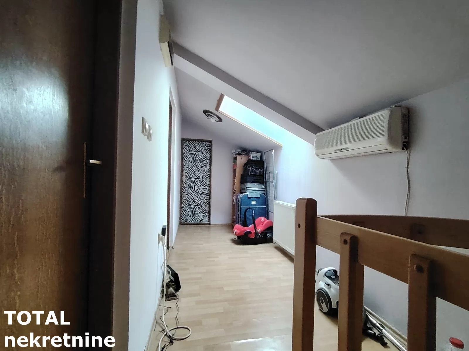 Stan,NOVI SAD,GRBAVICA,kv: 81.00, € 180250, ID: 1100054 6