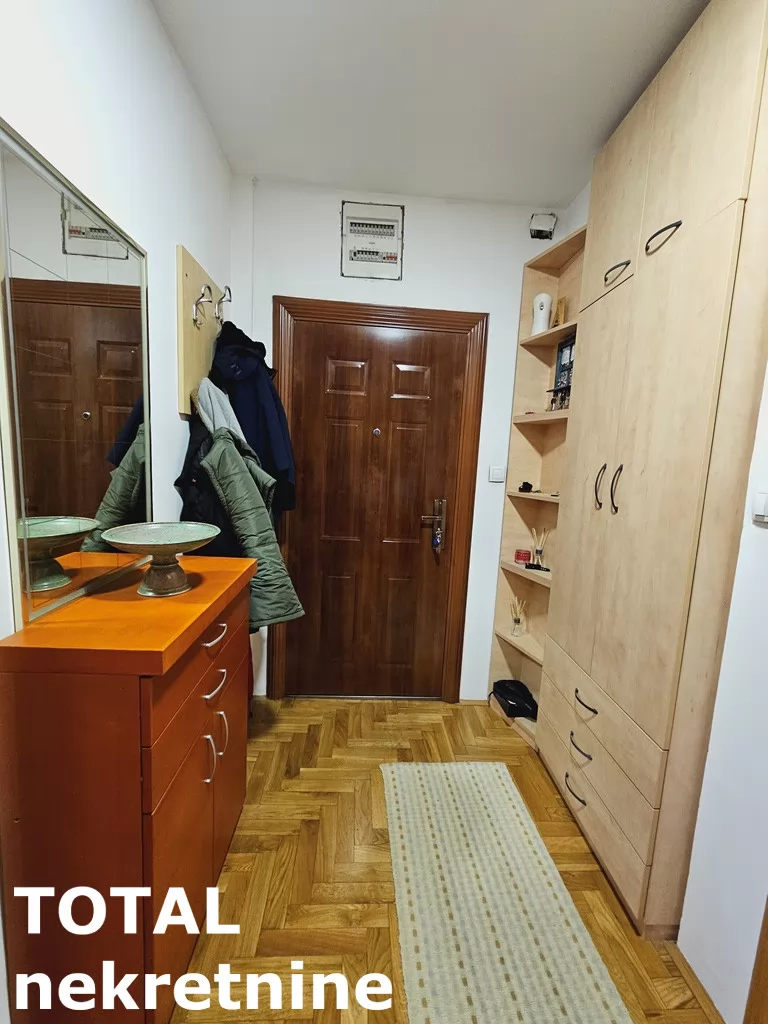 Stan,NOVI SAD,NOVA DETELINARA,kv: 143.00, € 250000, ID: 1095585 9