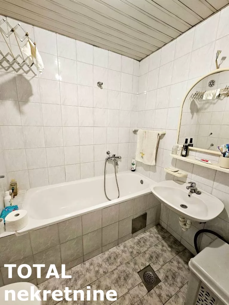 Stan,NOVI SAD,NOVA DETELINARA,kv: 54.00, € 130000, ID: 1100938 15