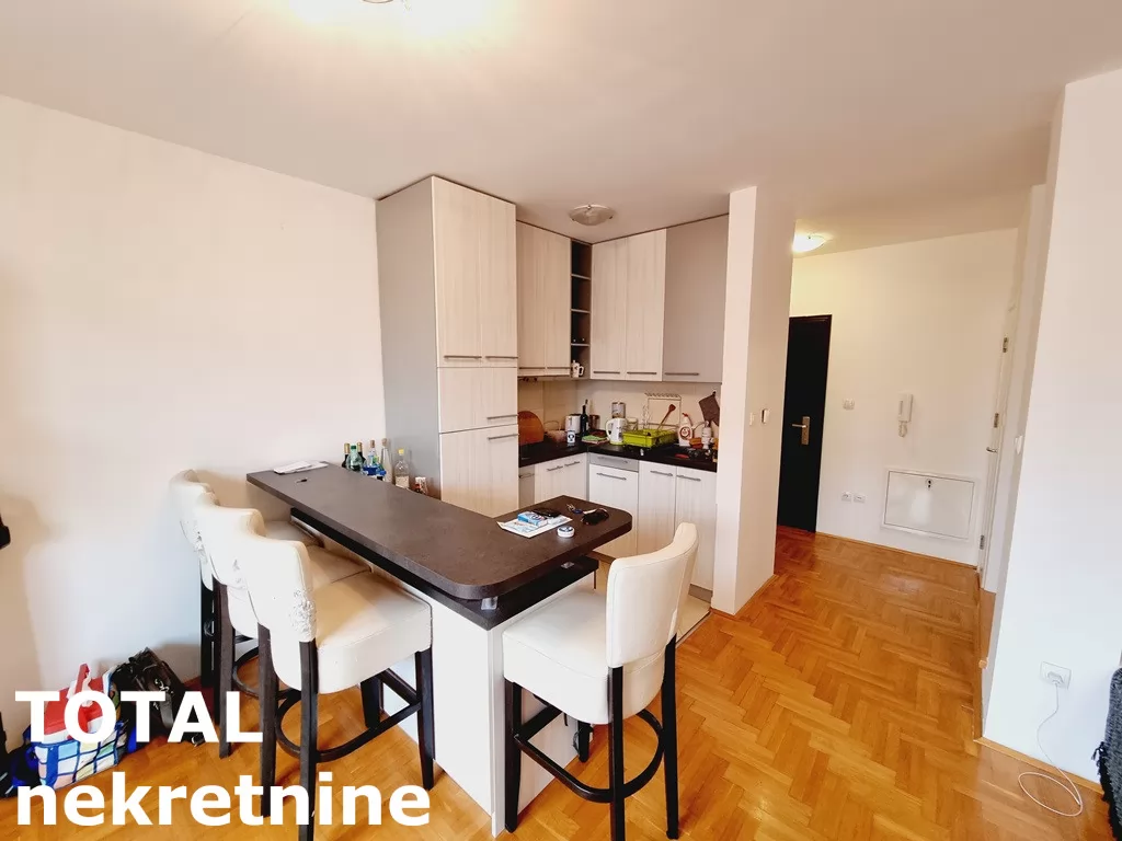 Stan,NOVI SAD,SOCIJALNO,kv: 80.00, € 236900, ID: 1100248 4