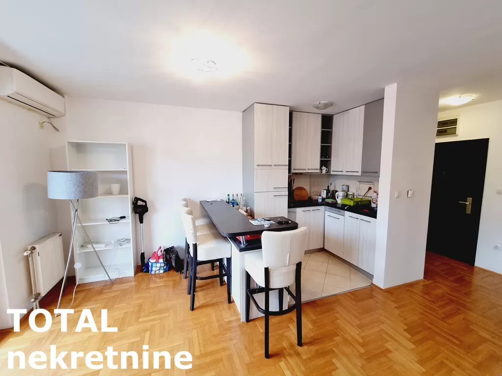 Stan,NOVI SAD,SOCIJALNO,kv: 80.00, € 236900, ID: 1100248 5