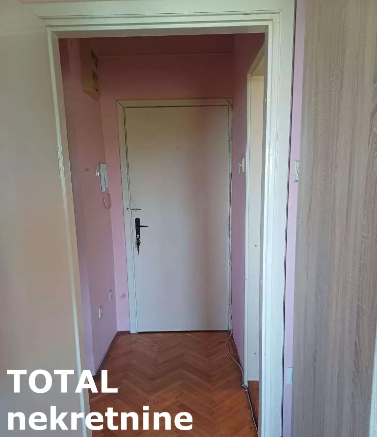 Stan,NOVI SAD,ZELEZNICKA STANICA,kv: 28.00, € 68000, ID: 1101015 5