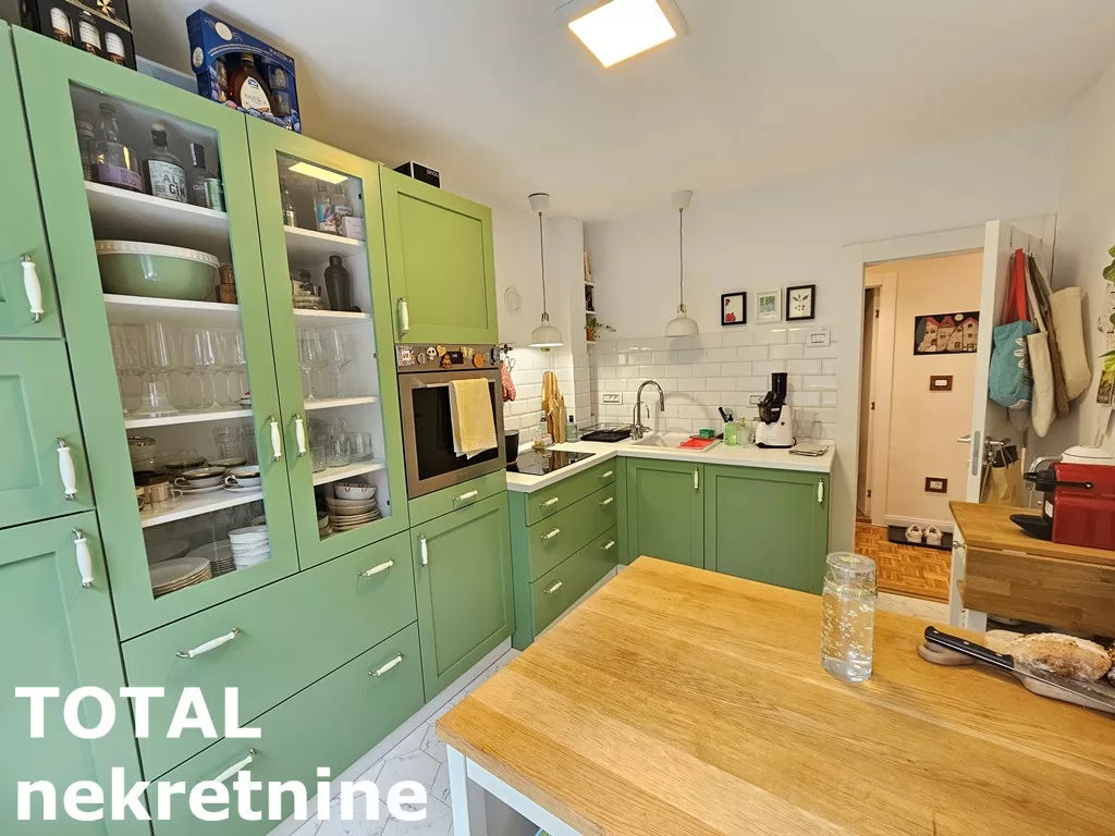 Stan,NOVI SAD,ZELEZNICKA STANICA,kv: 56.00, € 156000, ID: 1100693 9