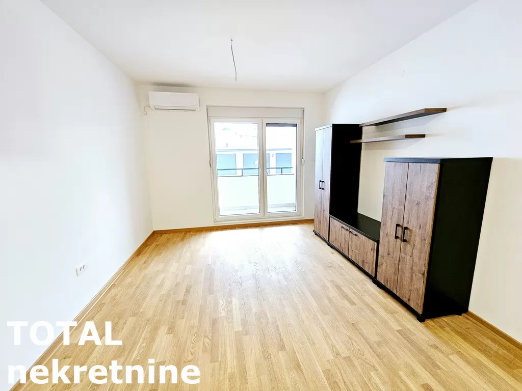 Stan,PETROVARADIN,CENTAR,kv: 43.00, € 117000, ID: 1101490 1