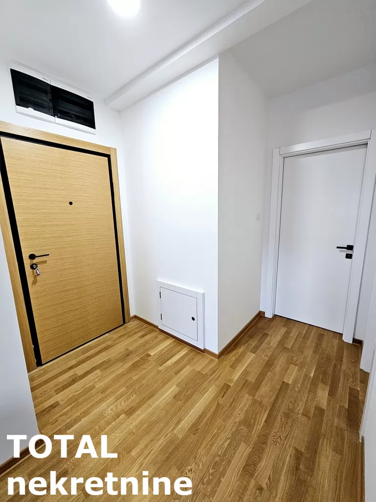 Stan,PETROVARADIN,CENTAR,kv: 43.00, € 117000, ID: 1101490 9