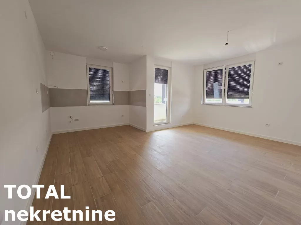 Stan,PETROVARADIN,PETROVARADIN,kv: 72.00, € 155730, ID: 1098758 1