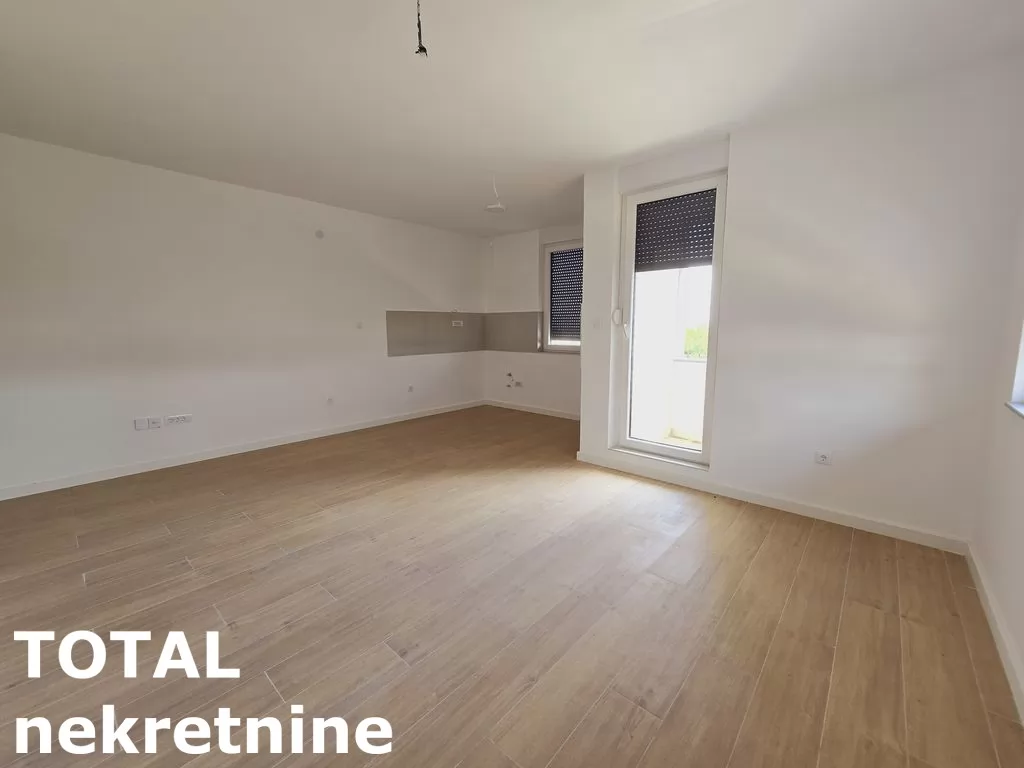 Stan,PETROVARADIN,PETROVARADIN,kv: 72.00, € 155730, ID: 1098758 4