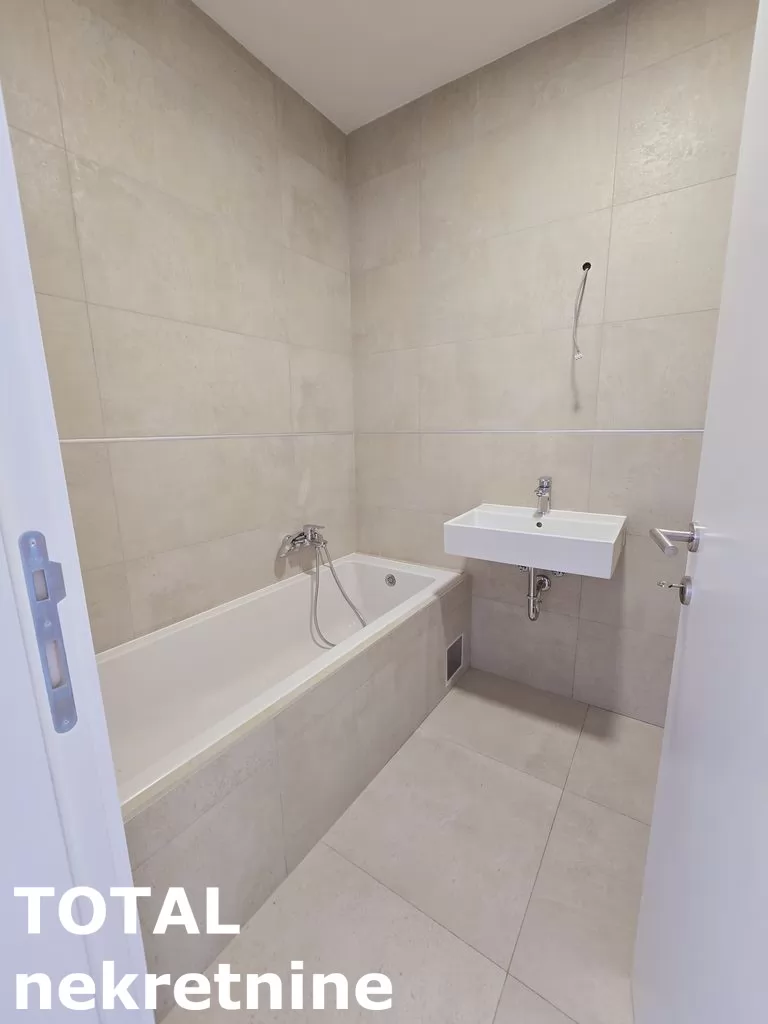 Stan,PETROVARADIN,PETROVARADIN,kv: 72.00, € 155730, ID: 1098758 7