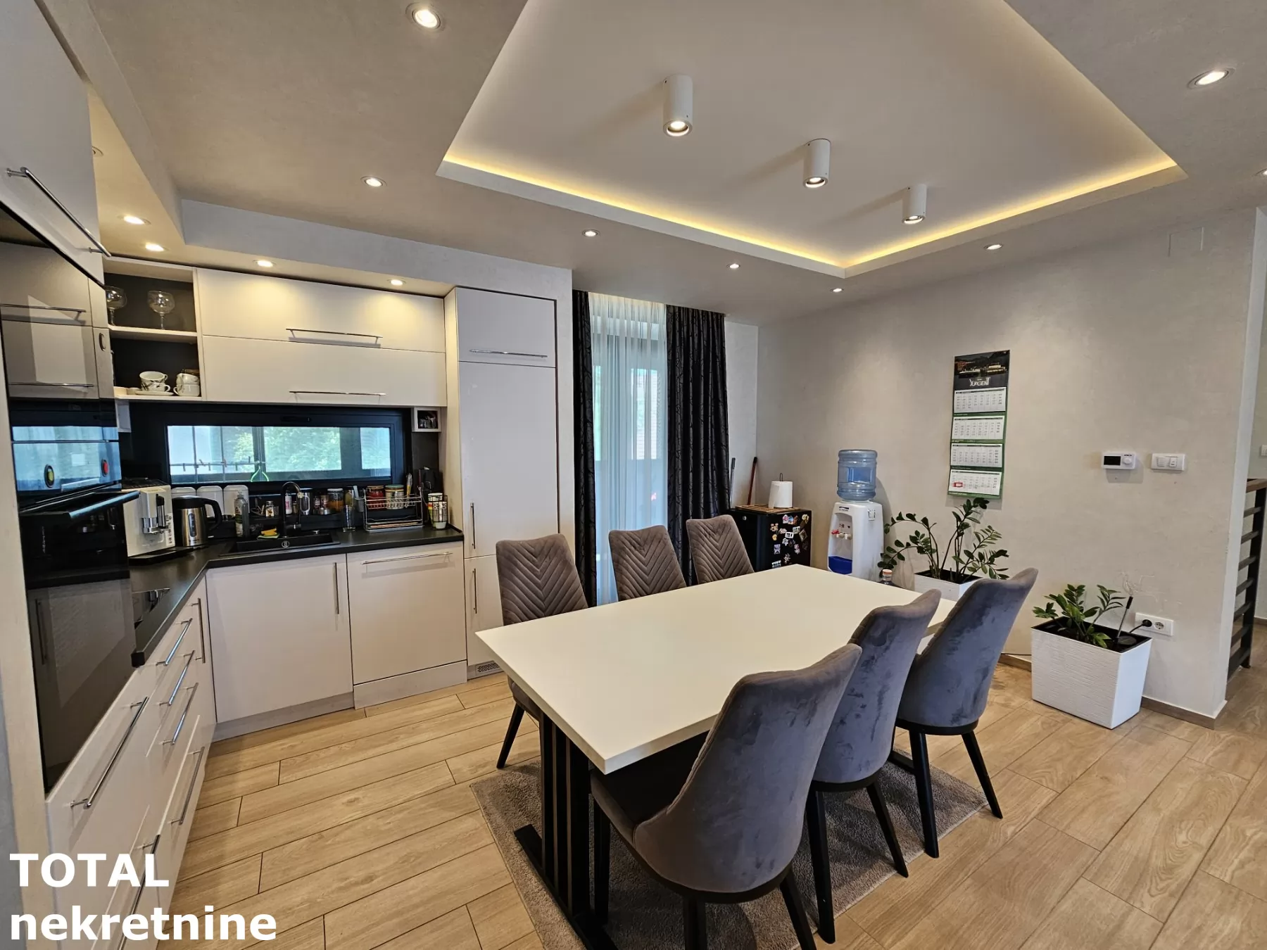 Stan,SREMSKA KAMENICA,POPOVICA,kv: 165.00, € 412000, ID: 1100980 1