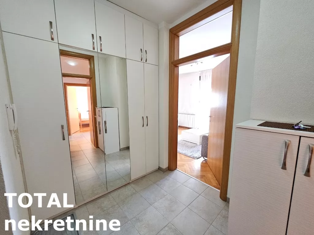 Stanovi,NOVI SAD,BULEVAR,kv: 78.00, € 800, ID: 9189805 19