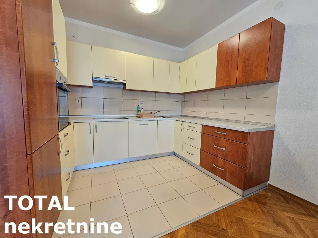 Stanovi,NOVI SAD,BULEVAR,kv: 78.00, € 800, ID: 9189805 7