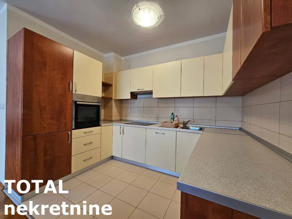 Stanovi,NOVI SAD,BULEVAR,kv: 78.00, € 800, ID: 9189805 8