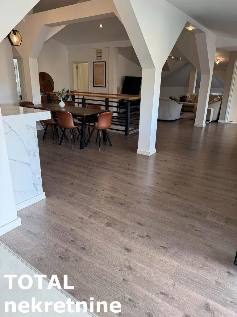 Stanovi,NOVI SAD,CENTAR,kv: 180.00, € 1800, ID: 9189842 3