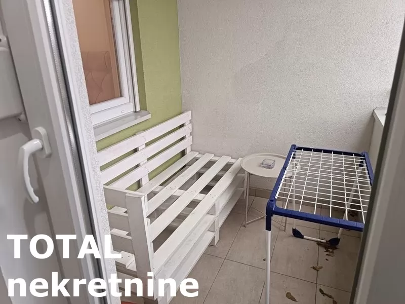 Stanovi,NOVI SAD,CENTAR,kv: 42.00, € 500, ID: 9189806 7